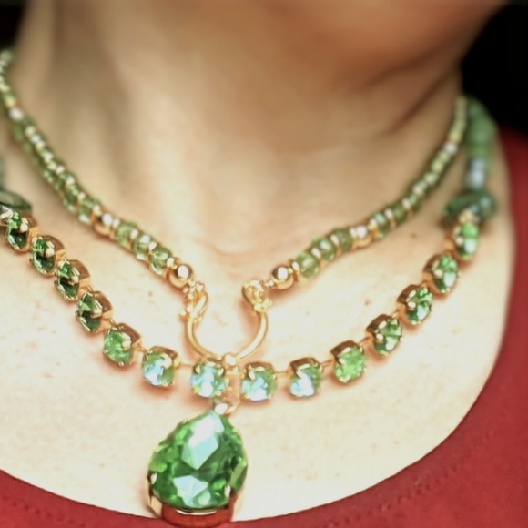 Green Crystals & Jade Pendant  Two Strand Necklace In Yellow Gold - Picture 1 of 9